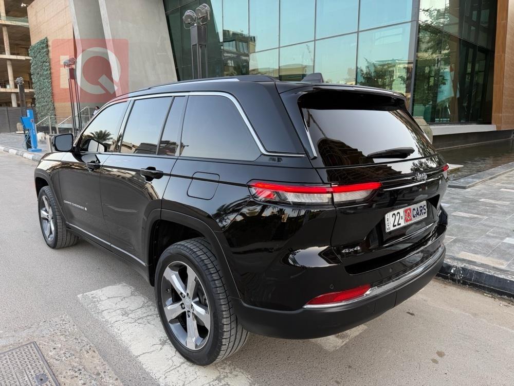 جيب جراند شيروكي